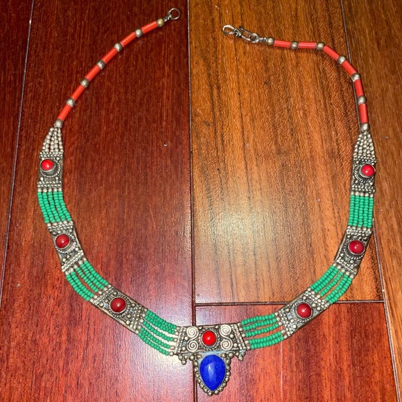 Vintage southwestern silver necklace with beadwork, coral and lapis lazuli stone - Picture 2 of 6